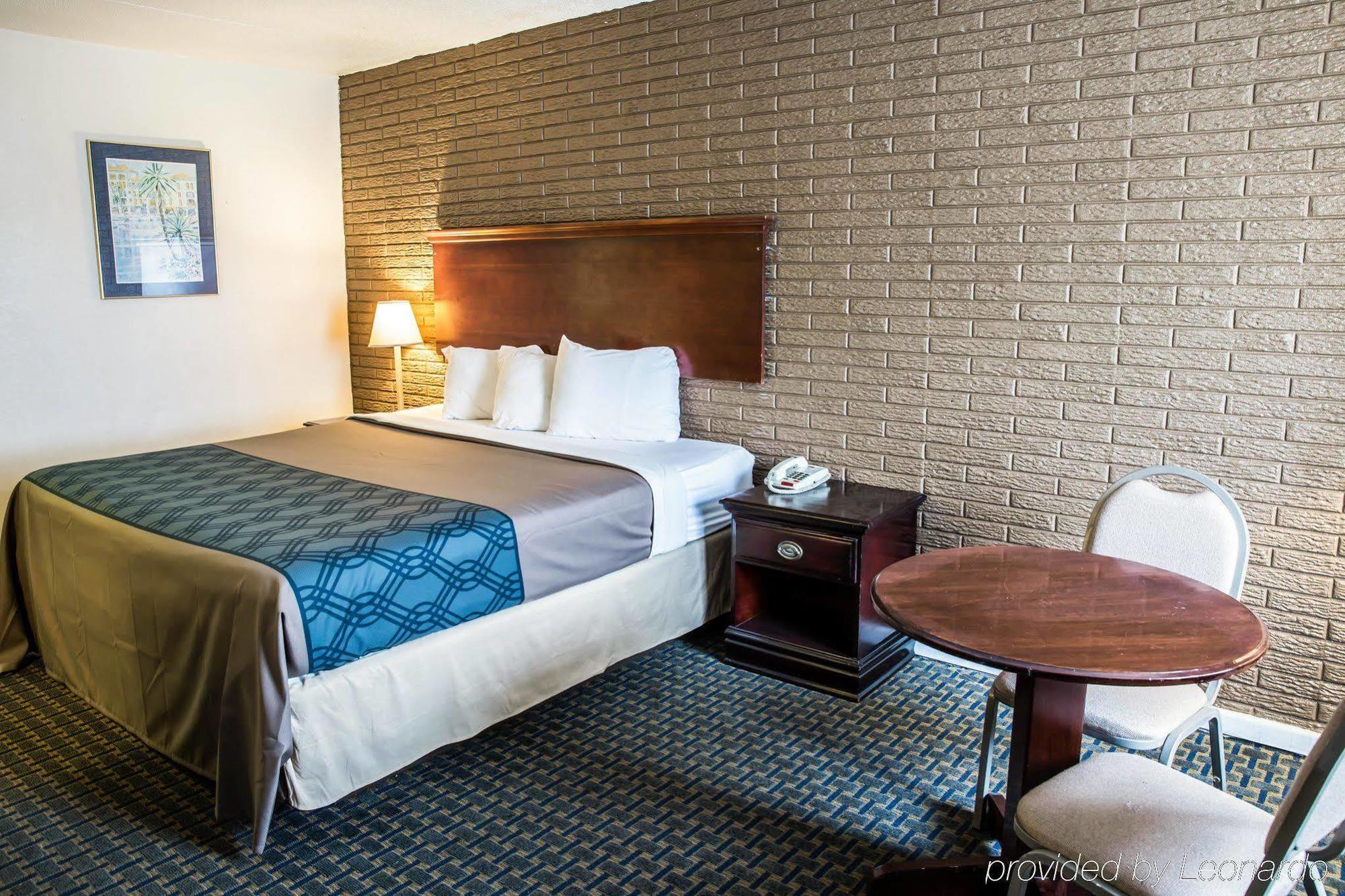 Rodeway Inn & Suites Wilmington North Eksteriør billede